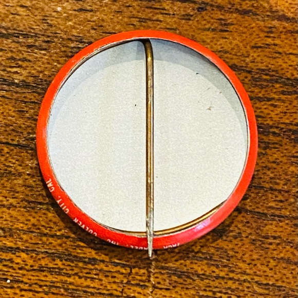 1974 President Ford Public Relations WIN Whip Inflation Push Pin - Picture 3 of 4